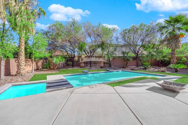 Building Photo - 8445 Cambrils Ave