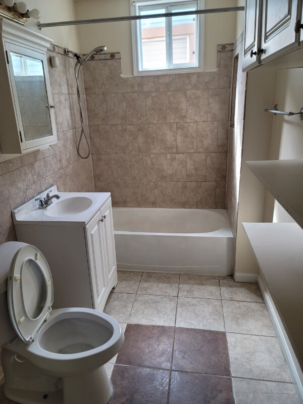 Building Photo - 2638 D'Abadie St