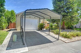 Building Photo - Lovely South Davis Home