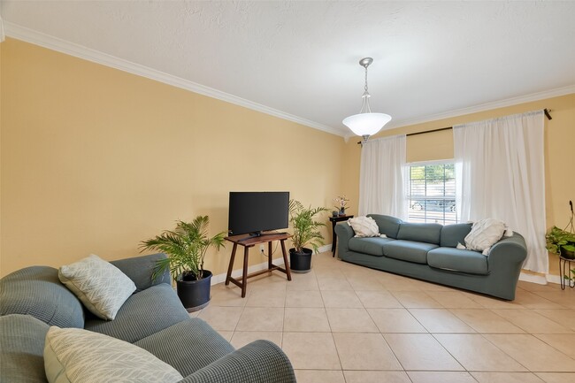 Building Photo - 138 E Rocky Creek Rd