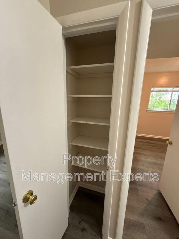 Building Photo - 2110 N Culpeper St