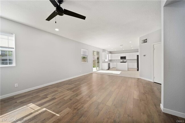 Building Photo - 5 br, 2.5 bath House - 37630 Limelight Way