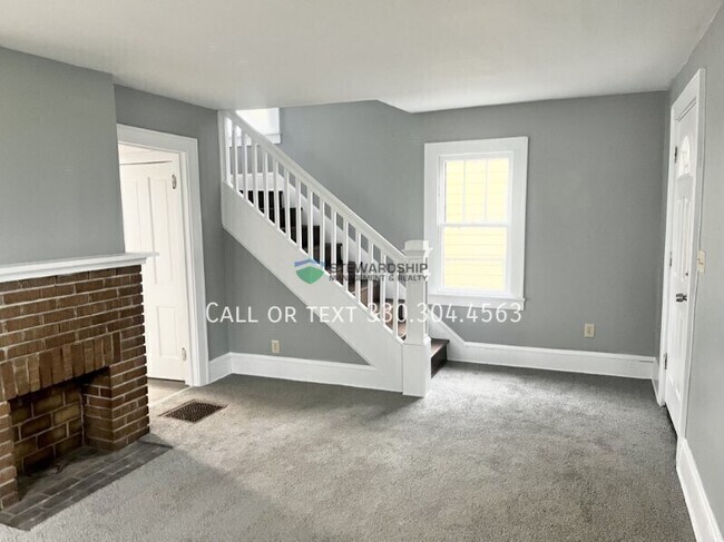 Building Photo - 1012 Brown St