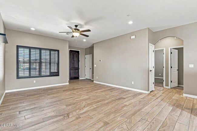 Building Photo - 14182 Peyton Edwards Ave