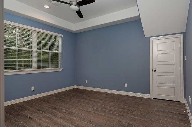 Building Photo - 16407 Wagon Wheel Rd