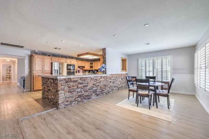 Building Photo - 2240 Grayson Cir