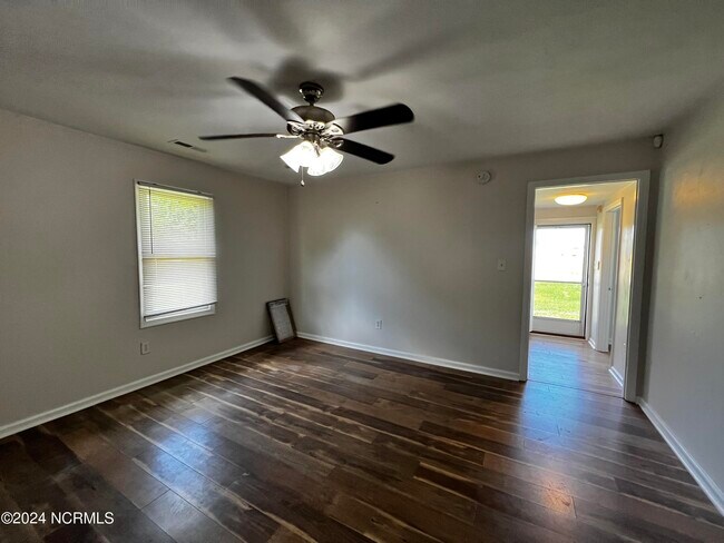 Building Photo - 1405 N Carolina Hwy 343 S