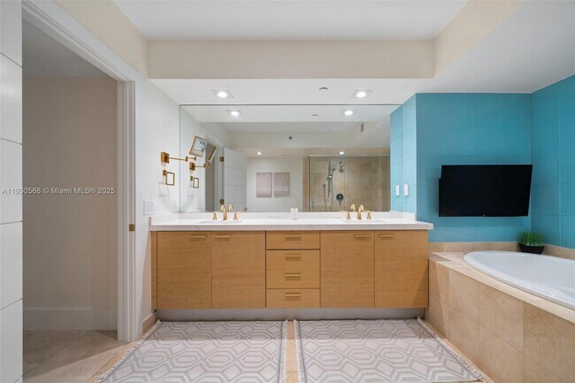 Building Photo - 1830 S Ocean Dr