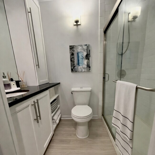 Building Photo - 1030 N State St