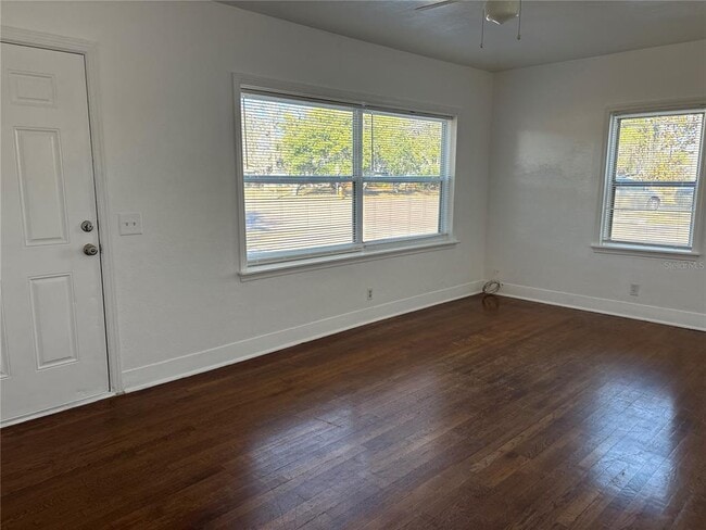 Building Photo - 1437 Pine St