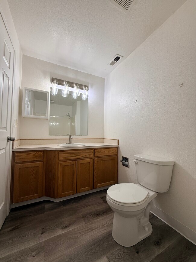 Building Photo - 1545 Fircrest Ct SE