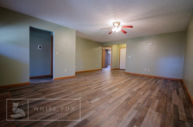 Building Photo - 5990 Fox Trace Ct