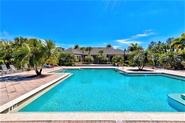 Building Photo - 8804 Manor Loop