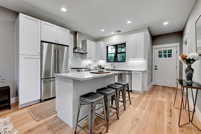 Building Photo - 4313 Maybelle Ave