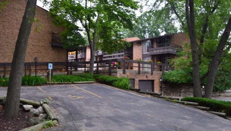 Building Photo - 6245 Charing Cross Ln