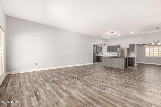 Building Photo - 11118 W Mountain View Rd