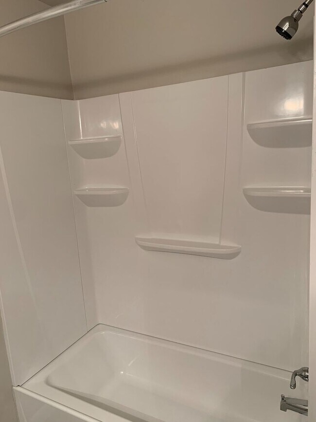 Building Photo - Updated 3-Bed, 1.5-Bath Duplex in Central Fort Collins!