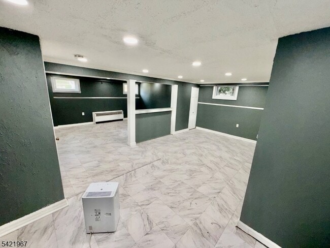 Building Photo - 25 Huck Rd