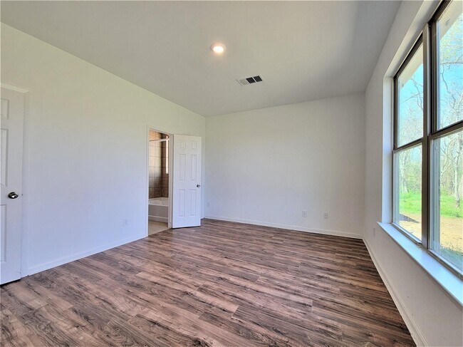 Building Photo - 151 Island Blvd