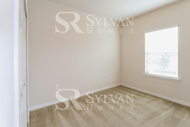 Building Photo - 1056 Avila Ln