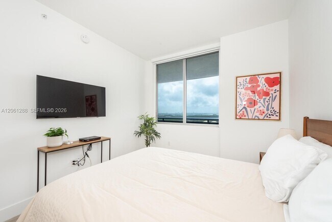Building Photo - 16385 Biscayne Blvd