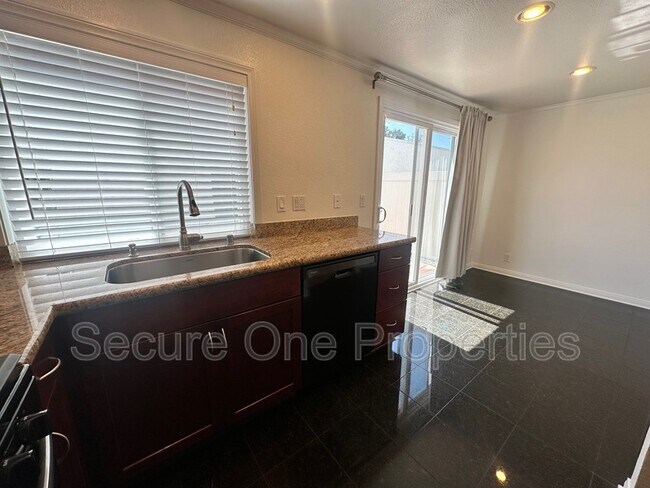 Building Photo - 248 Green Heath Pl