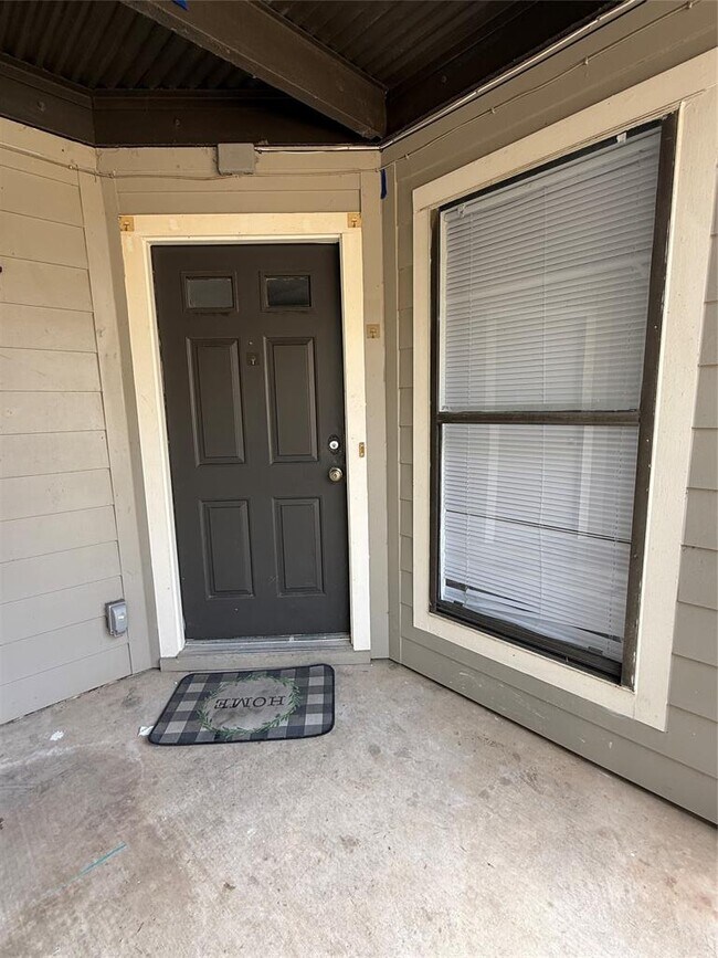 Building Photo - 10616 Mellow Meadow Dr
