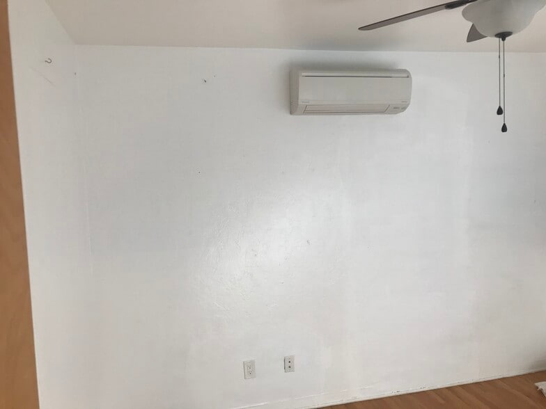 Bedroom - 6980 Adams Ave