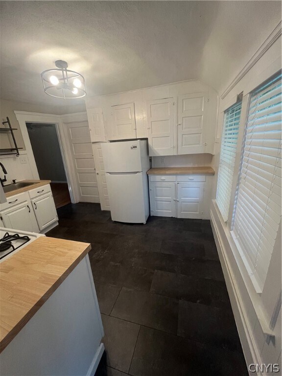 Building Photo - 214 Lynch Ave