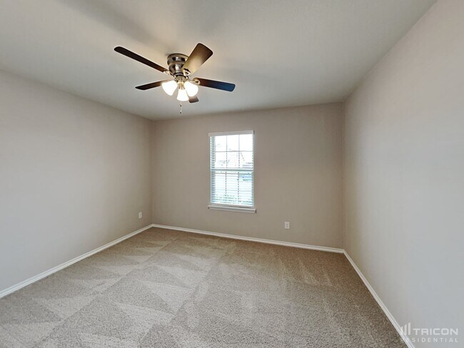 Building Photo - 2514 Henley Dr