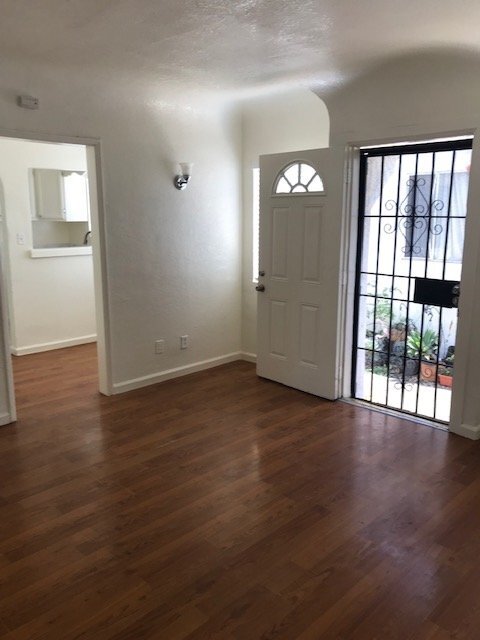 Building Photo - 1 Bed, 1 Bath in a tranquil nook of Los An...