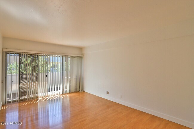 Building Photo - 351 E Thomas Rd