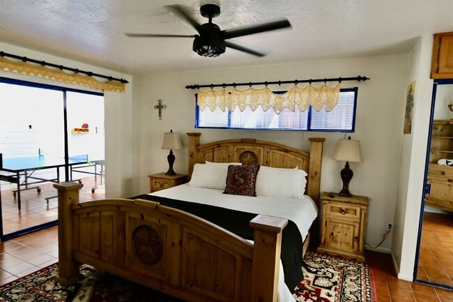 Building Photo - Garcia House: Fully Furnished, Wonderful Hot Tub, Spacious Fenced Outdoor Area, Pet-Friendly too!