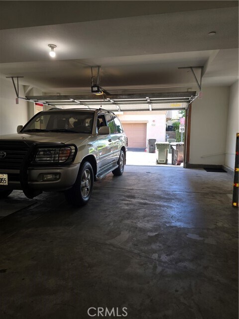 Building Photo - 2147 Cittadin Dr