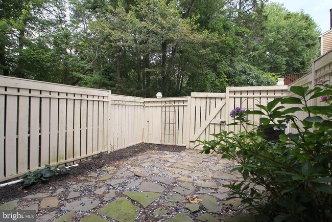 Building Photo - 11916 Fieldthorn Ct