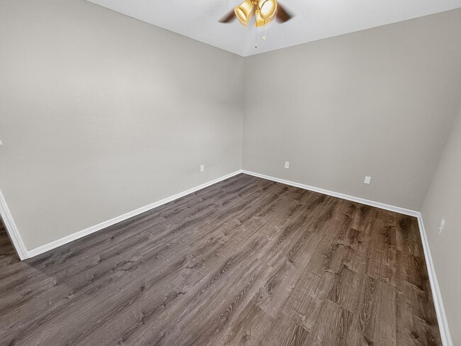 Building Photo - 1330 Godas Cir