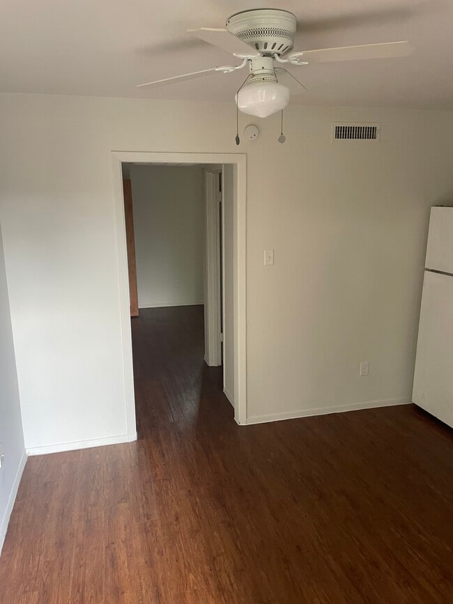 Building Photo - 704 Denson Dr