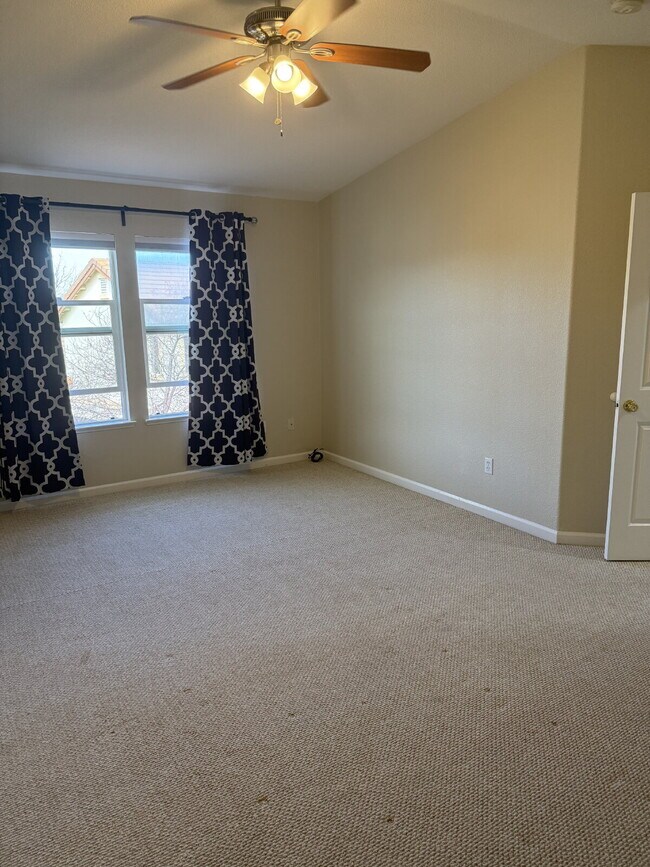 Building Photo - Charming 4-Bedroom, 3-Bathroom Single-Family Home