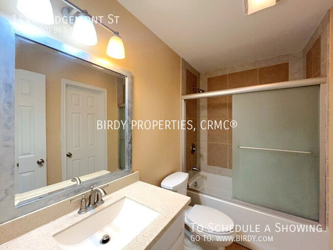 Building Photo - 14407 Edgemont St