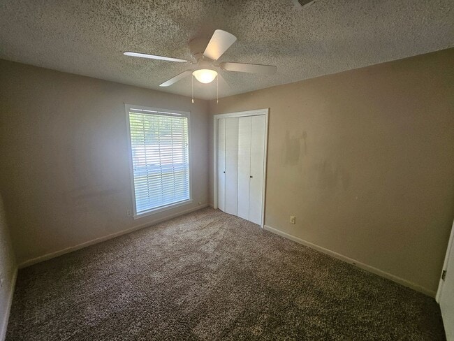 Building Photo - 110 Kimberly Dr