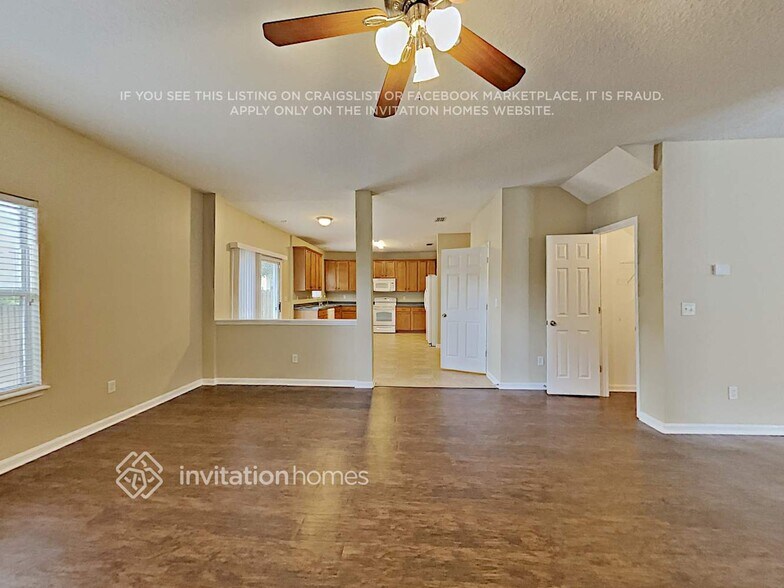 Building Photo - 12587 Woodfield Cir W