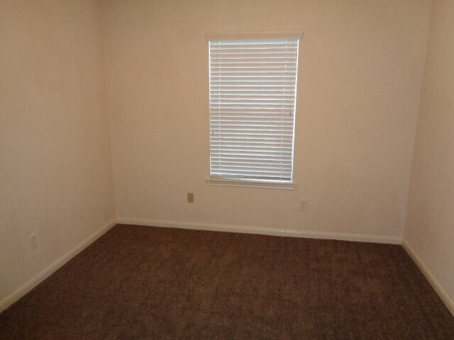 Building Photo - 12079 La Salle Oaks