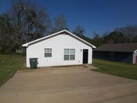 Building Photo - Cute 3 Bedroom Home!