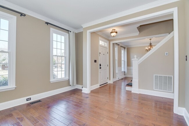 Building Photo - Large 3 Story Home in Evans!
