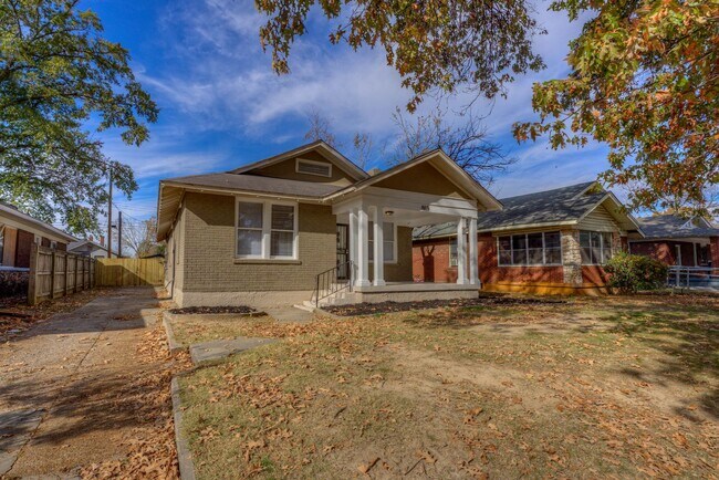 Building Photo - 869 Garland St