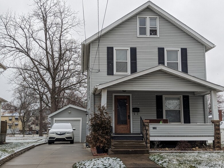 Primary Photo - 239 Bachtel St SE