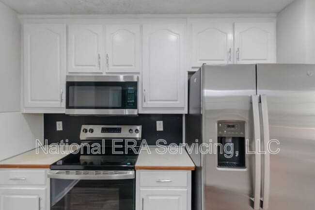 Building Photo - 455 Trelawney Cir