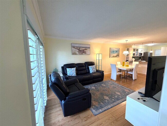 Building Photo - 2236 N Cypress Bend Dr