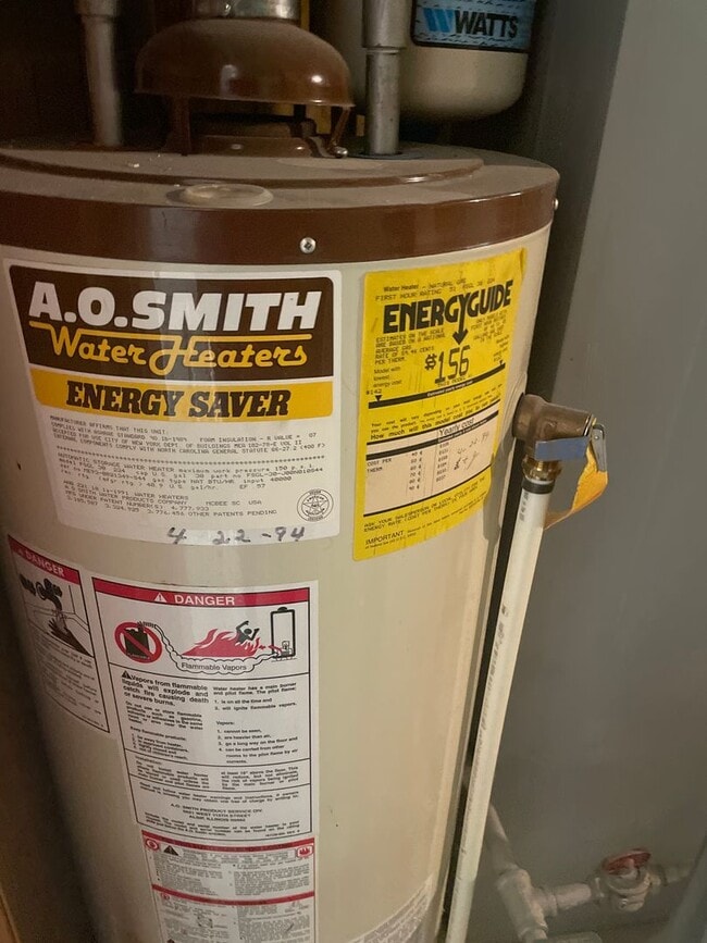 Building Photo - 4 BR 3 BA house on corner lot