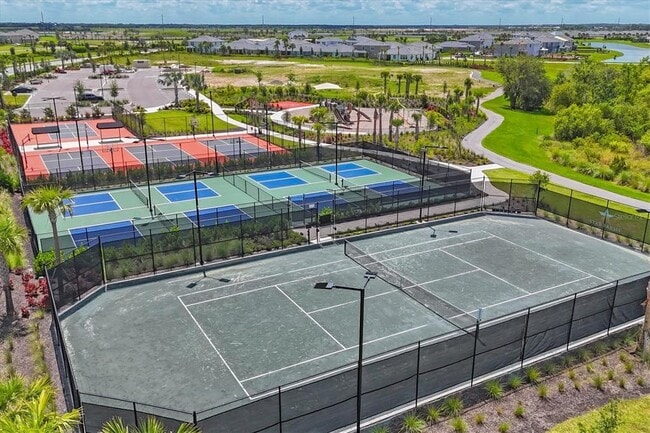 Building Photo - 3279 Hilltop Cir